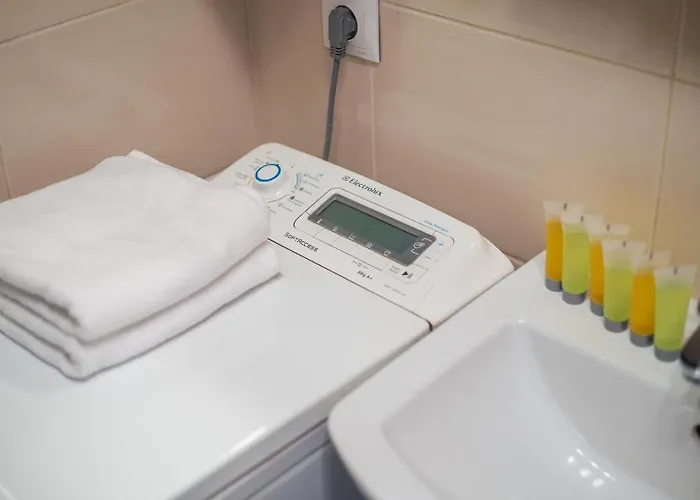 Wlochy Ratusz Lovely By Bookinghost