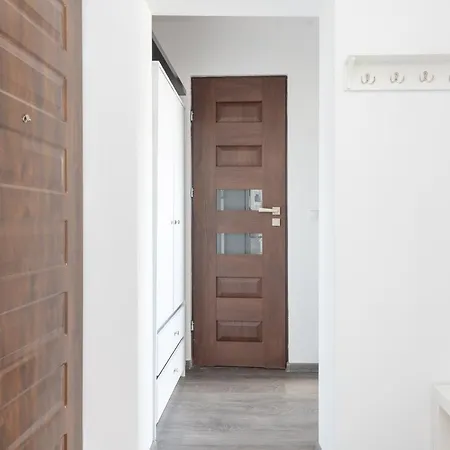 Wlochy Ratusz Lovely By Bookinghost Appartement