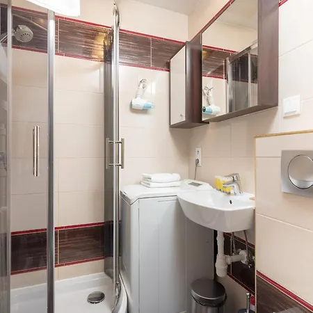 Wlochy Ratusz Lovely By Bookinghost