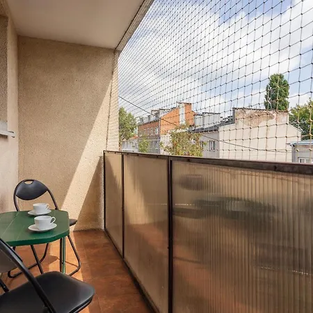 Wlochy Ratusz Lovely By Bookinghost Appartement Warschau