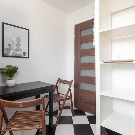 Wlochy Ratusz Lovely By Bookinghost Appartement Warschau