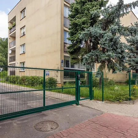 Wlochy Ratusz Lovely By Bookinghost Appartement