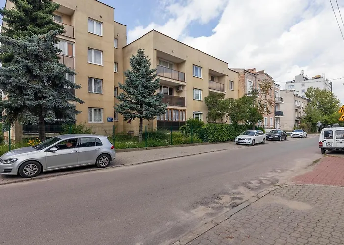 Wlochy Ratusz Lovely By Bookinghost *