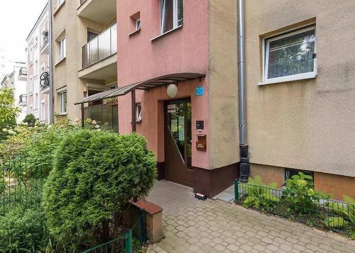 Wlochy Ratusz Lovely By Bookinghost * Warszawa