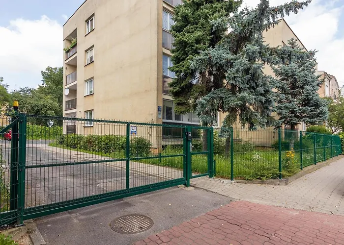 Wlochy Ratusz Lovely By Bookinghost Apartment