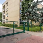 Wlochy Ratusz Lovely By Bookinghost Apartman