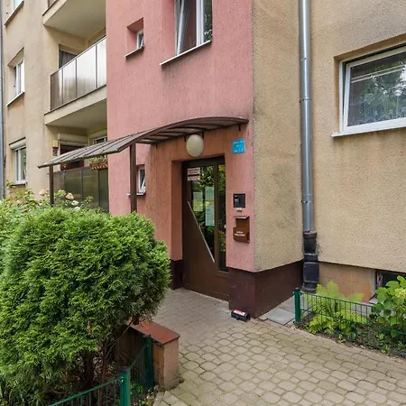 Wlochy Ratusz Lovely By Bookinghost * Varšava