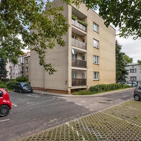 Apartment Wlochy Ratusz Lovely