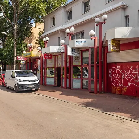 Wlochy Ratusz Lovely By Bookinghost * Varšava