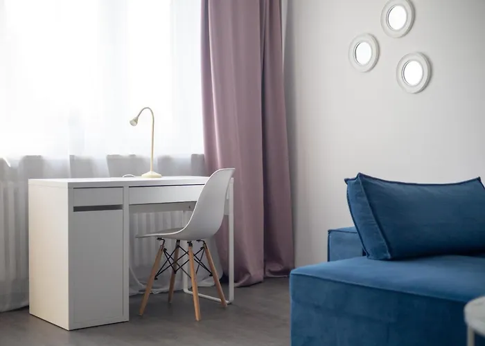 Wlochy Ratusz Lovely By Bookinghost